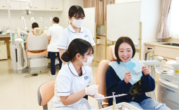 学科を越えて学ぶ多職種連携